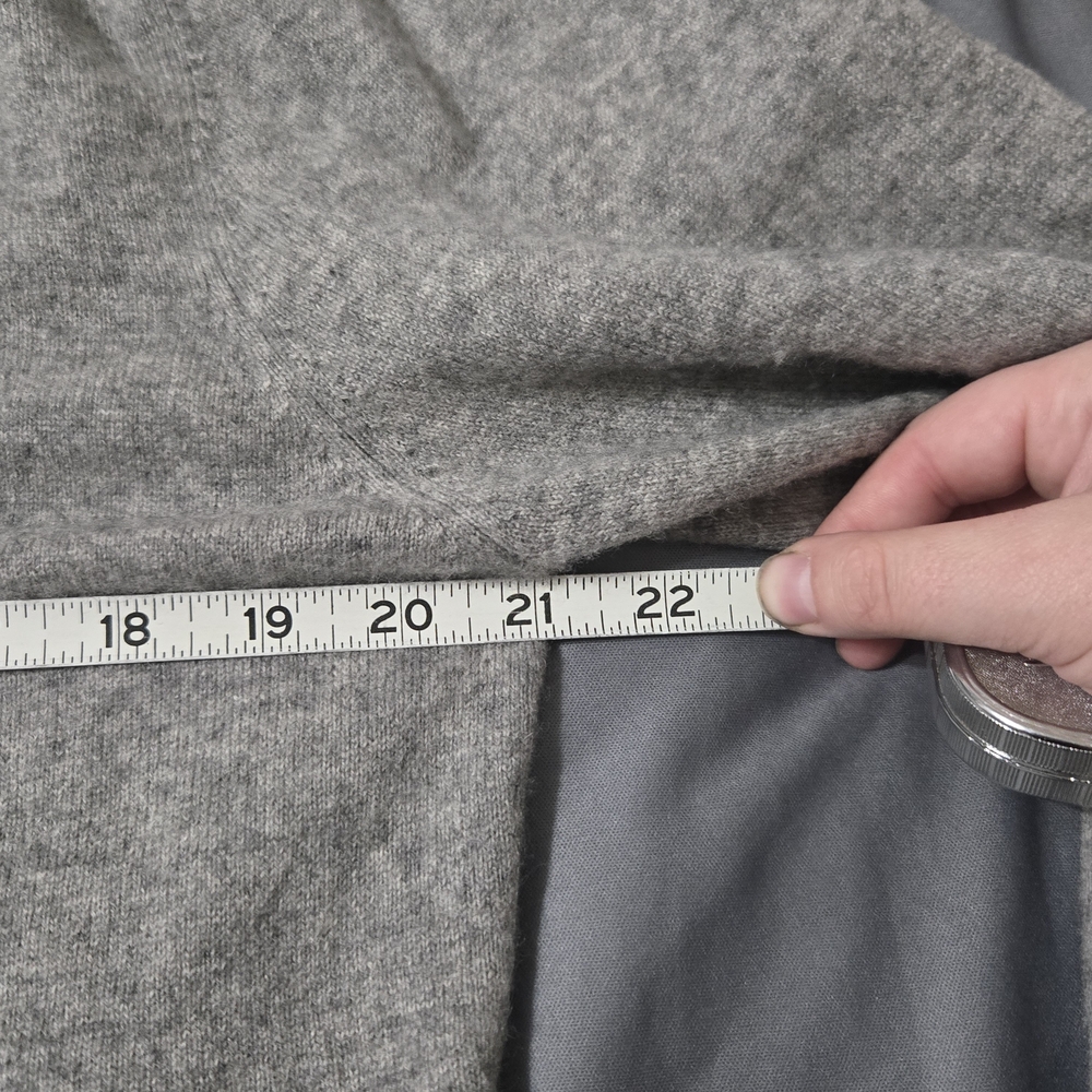 Born Again Bluez BAB Peace Sign Cropped Sweater Womens Size Large Cashmere Grey - Picture 9 of 10